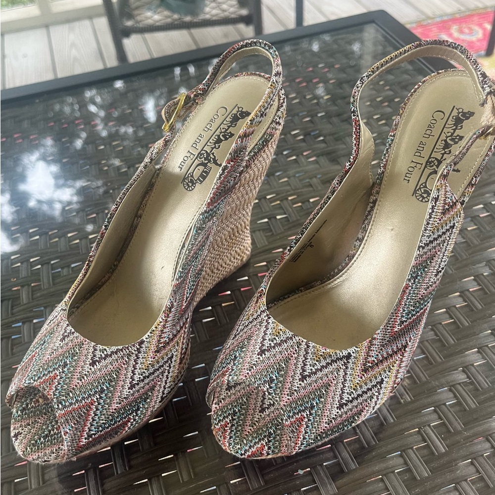 Coach and four wedge size 8